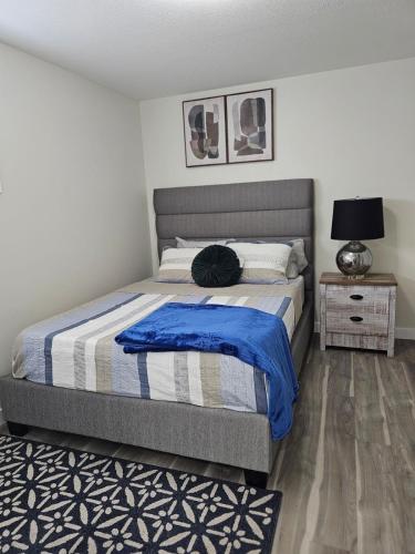 Ένα ή περισσότερα κρεβάτια σε δωμάτιο στο Stylish, Fully furnished Brand-New suite
