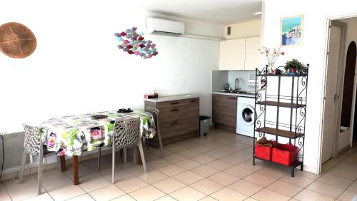 Studio Cabine Climatisé tout près de la plage
