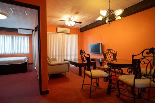 TV a/nebo společenská místnost v ubytování Royal Hotel