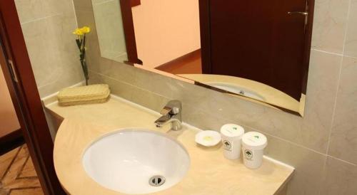 Salle de bains dans l'établissement GreenTree Inn Jiangsu Xuzhou Jinshan Bridge Building Jinqiao Road Express Hotel