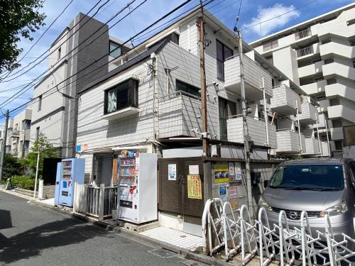 tani house