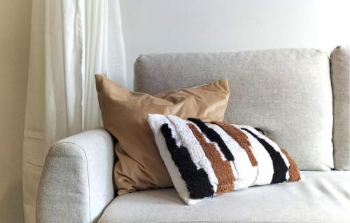 Giường trong phòng chung tại Cozy Apartment In Oostende With Wifi