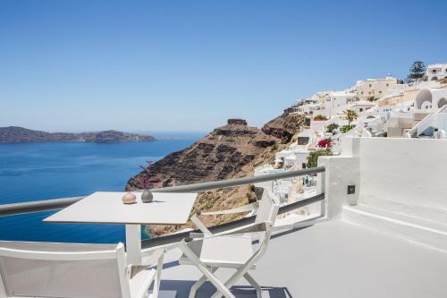 Fotografie z fotogalerie ubytování Sun Rocks Luxury suites v destinaci Firostefani