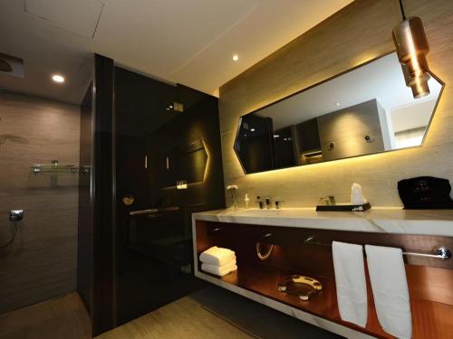 Bagno di Shanghai Bund South China Harbour View Hotel