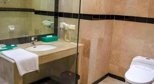 Ванная комната в Gran Senyiur Hotel