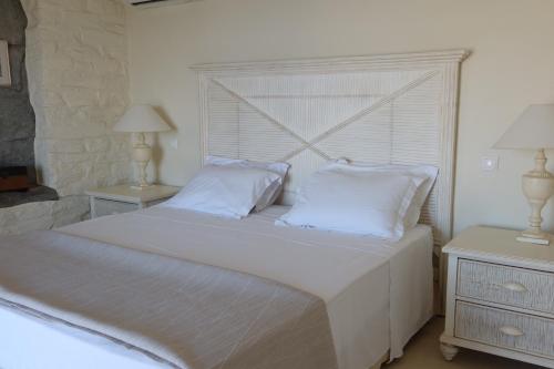 Gallery image of Aqua Dream Villa in Vourkarion