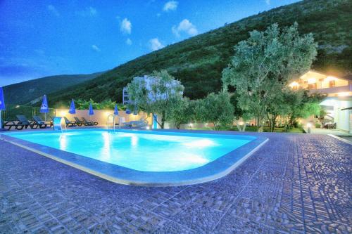 Afbeelding uit fotogalerij van Apartments Maxi Katić in Herceg-Novi