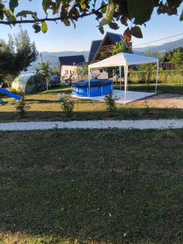 Pale şehrindeki Deda Simina vikendica tesisine ait fotoğraf galerisinden bir görsel