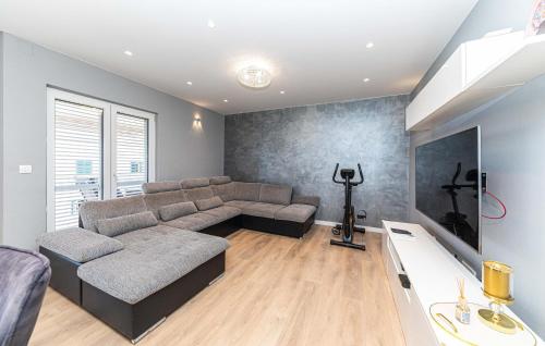 Lovely Apartment In Stobrec With House Sea View