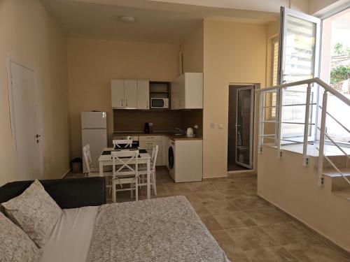 Η κουζίνα ή μικρή κουζίνα στο Апартаменти Кастро2-Castro Apartments2