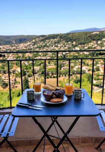 Mâncare la sau în apropiere de acest apartament