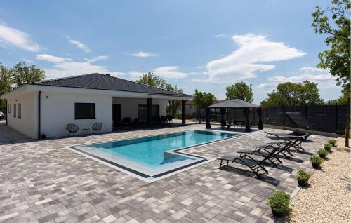 Lovely Home In Imotski