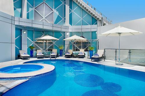 City Seasons Towers Hotel Bur Dubai Image