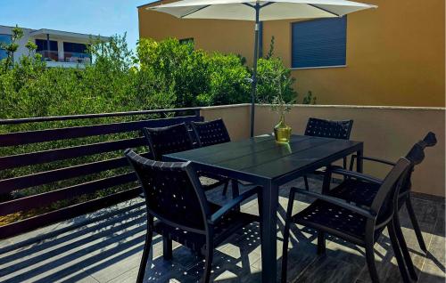 Three-Bedroom Apartment In Bibinje