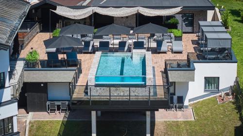 The Poolhouse Boutique Lodge