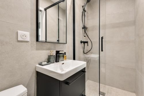 Stylish and Modern Apt Paris Quartier Latin