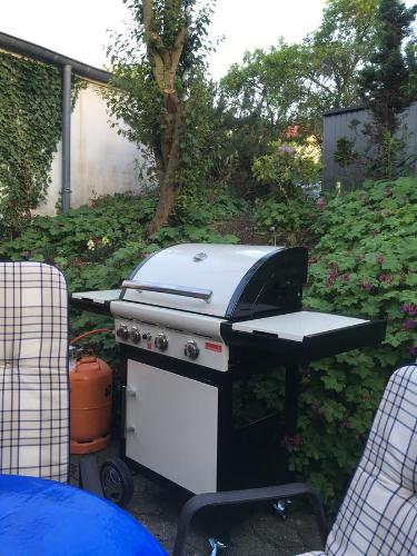 Kemudahan BBQ tersedia untuk tetamu di penginapan & sarapan
