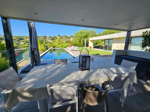 Villa contemporaine classée 5 étoiles avec piscine Antibes