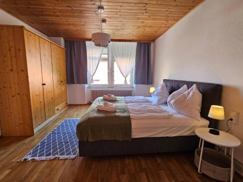 Zeitlose Altbauwohnung Bregenz am See by Stadtlandnest