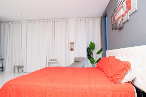 Postel nebo postele na pokoji v ubytování Kretxeu Luxury Villa