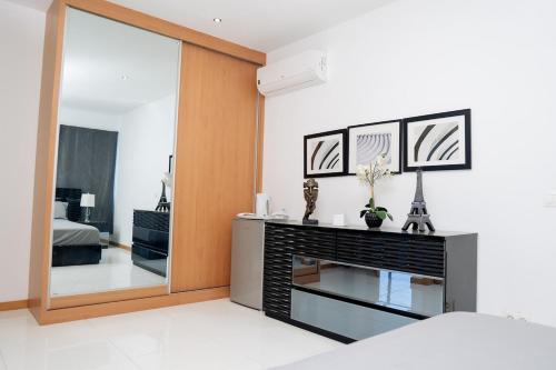Postel nebo postele na pokoji v ubytování Kretxeu Luxury Villa