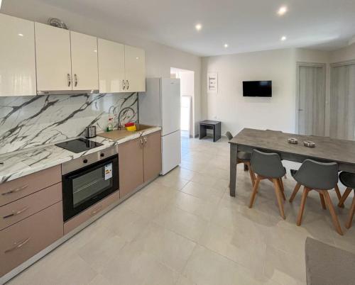 Nhà bếp/bếp nhỏ tại Villa Ftery