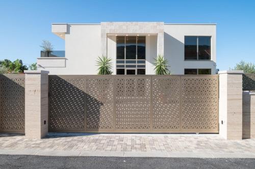 New! Villa A 56, 98m2 heated pool&spa, near Split