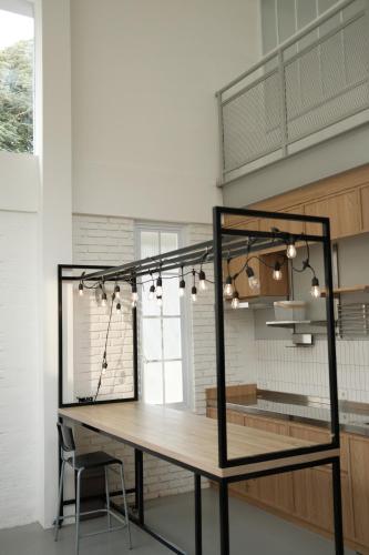 Η κουζίνα ή μικρή κουζίνα στο KAZA Loft