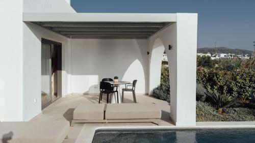 Bazén v ubytování Sundunes Hotel Naxos nebo v jeho okolí