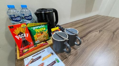 Kemudahan buat kopi dan teh di Royal Kencana Hotel powered by Cocotel