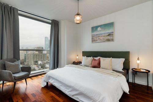 Ένα ή περισσότερα κρεβάτια σε δωμάτιο στο Mountain View Condo with Free Parking and Sleeps 6 Guests