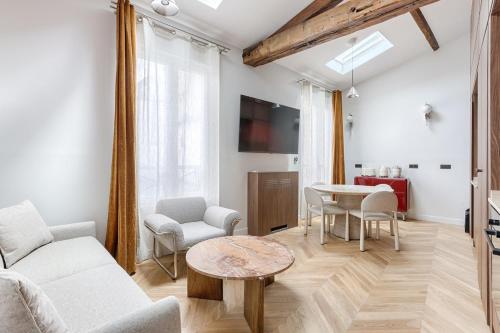 Mykeypers Luxury and Design Loft 2BR 6P with AC Bastille