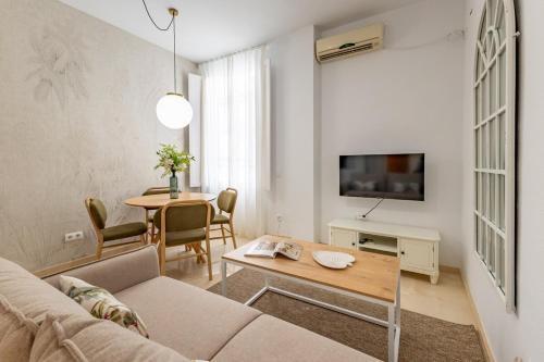 Conde Ibarra Center Suite by Valcambre
