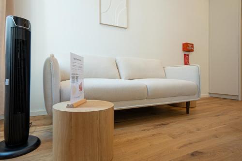 Elegant studio with king-size bed Self check-in