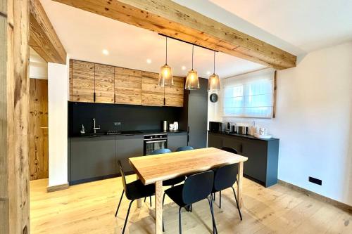 Photo de la galerie de l'établissement Bright apartment - near the slopes Megève, à Megève