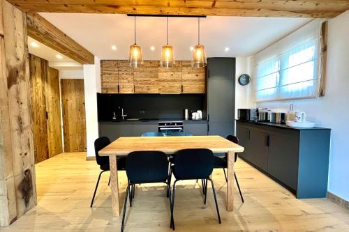 Photo de la galerie de l'établissement Bright apartment - near the slopes Megève, à Megève