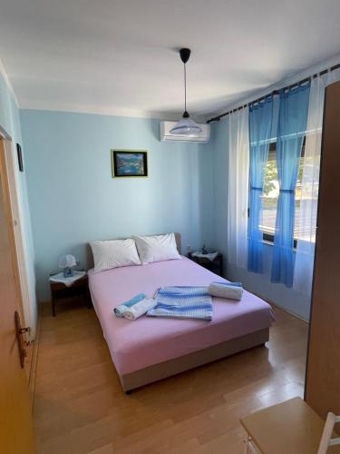 Room Vera