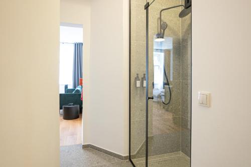 Modern stay with king-size bed Self check-in