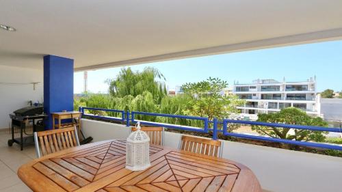 Mediterraneo 2ºB - CD 318, Cleverdetails - sleeps 2 adults and 1 child