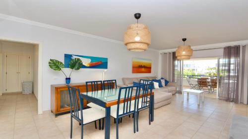 Mediterraneo 2ºB - CD 318, Cleverdetails - sleeps 2 adults and 1 child