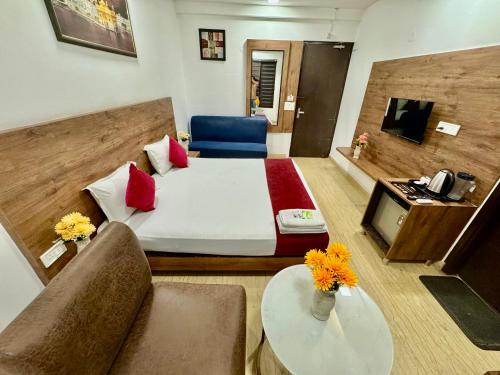 Μια τηλεόραση ή/και κέντρο ψυχαγωγίας στο Hotel La Vista - Brahman Bhawan, Karol Bagh