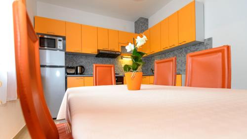 Dapur atau dapur kecil di Apartments Marija