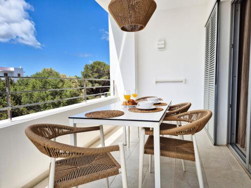 Μπαλκόνι ή βεράντα στο Apartamentos Proa - Emar Hotels Only Adults