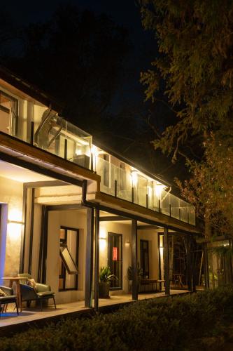 El edificio en el que está la habitación en casa particular
