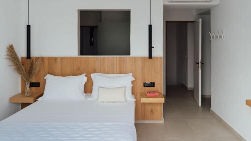 Postel nebo postele na pokoji v ubytování Sundunes Hotel Naxos