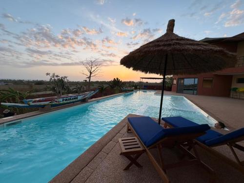 Exclusive villas with lagoon and sea viewsの敷地内または近くにあるプール