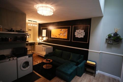 Kuchyň nebo kuchyňský kout v ubytování 1 bed city centre apartment