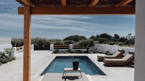 Bazén v ubytování Sundunes Hotel Naxos nebo v jeho okolí