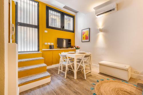 Garibaldis Gem - La Vista Apartments