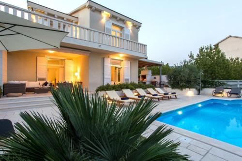Villa Rotondo-charming villa few steps from beach
